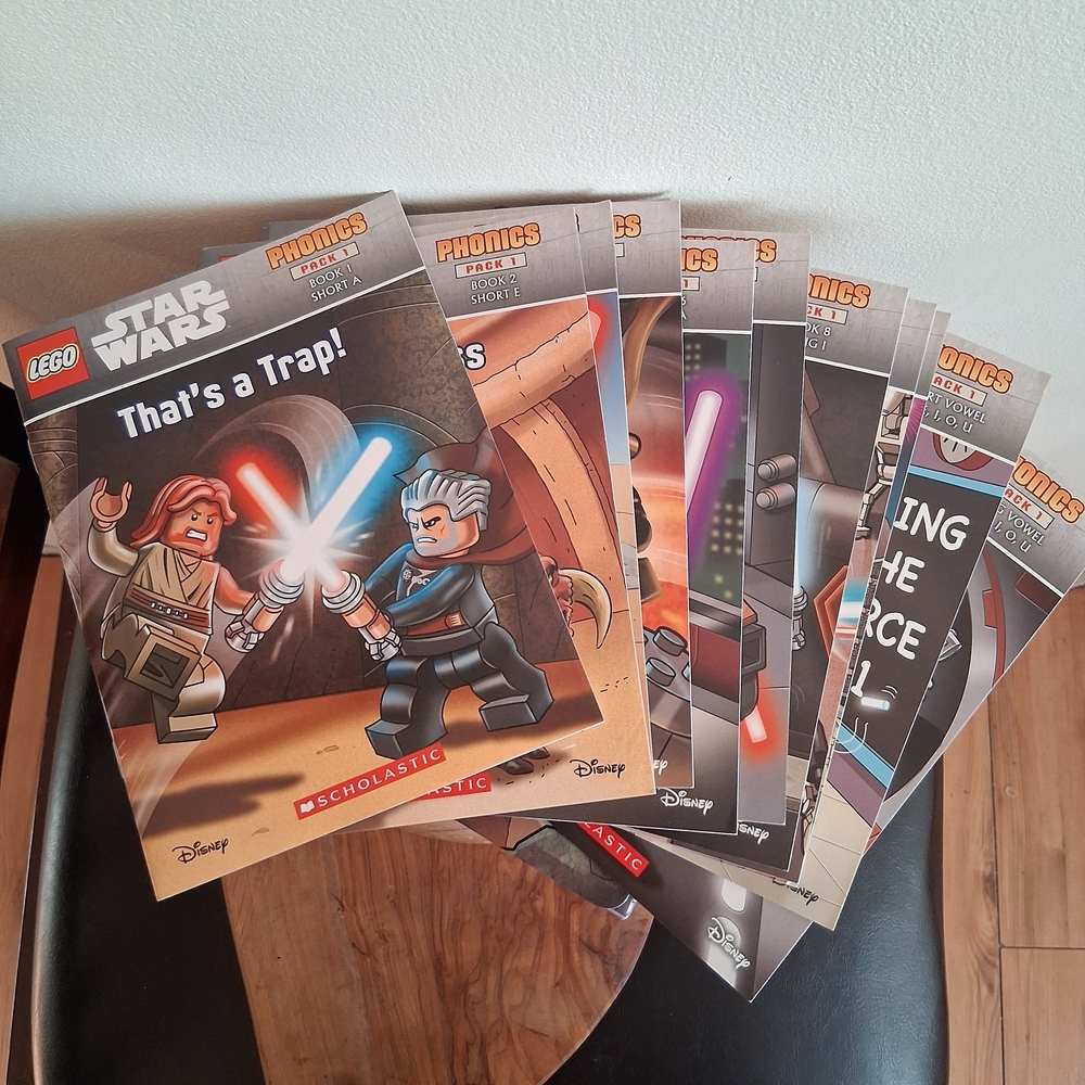 Scholastic Lego Star Wars Phonics Pack 1 Set 10 Books 2 Workbooks Reading Kids - Picture 2 of 3